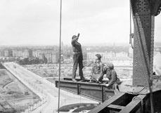 Postkarte Prost!...auf dem Berliner Funkturm