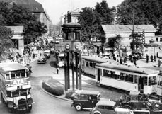 Postkarte Am Potsdamer Platz ist immer was los