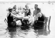 Postkarte Feuchtfröhliche Teegesellschaft