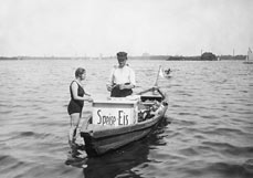 Postkarte Eismann Ahoi!