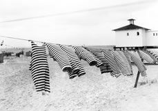 Postkarte Streifen im Wind